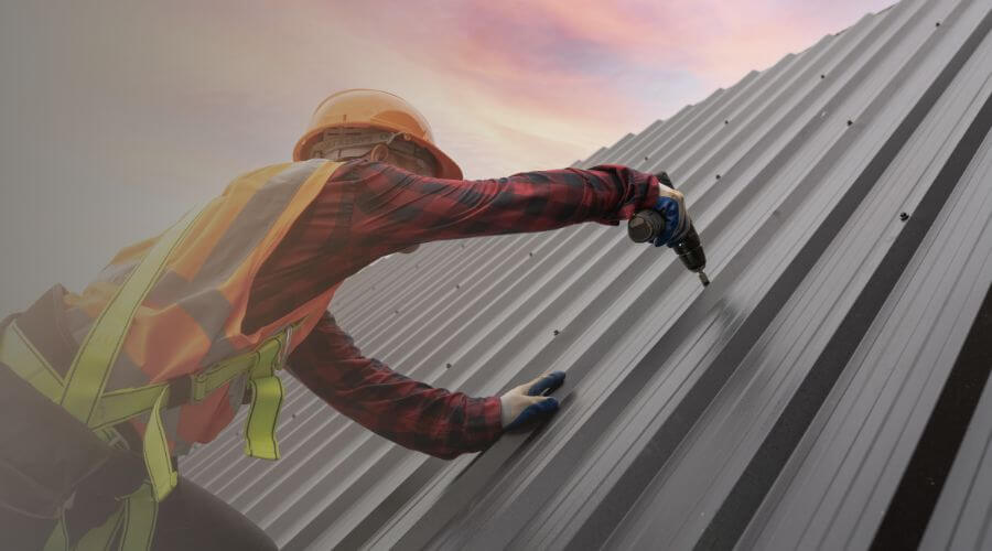 Professional gutter cleaning in Syracuse, NY